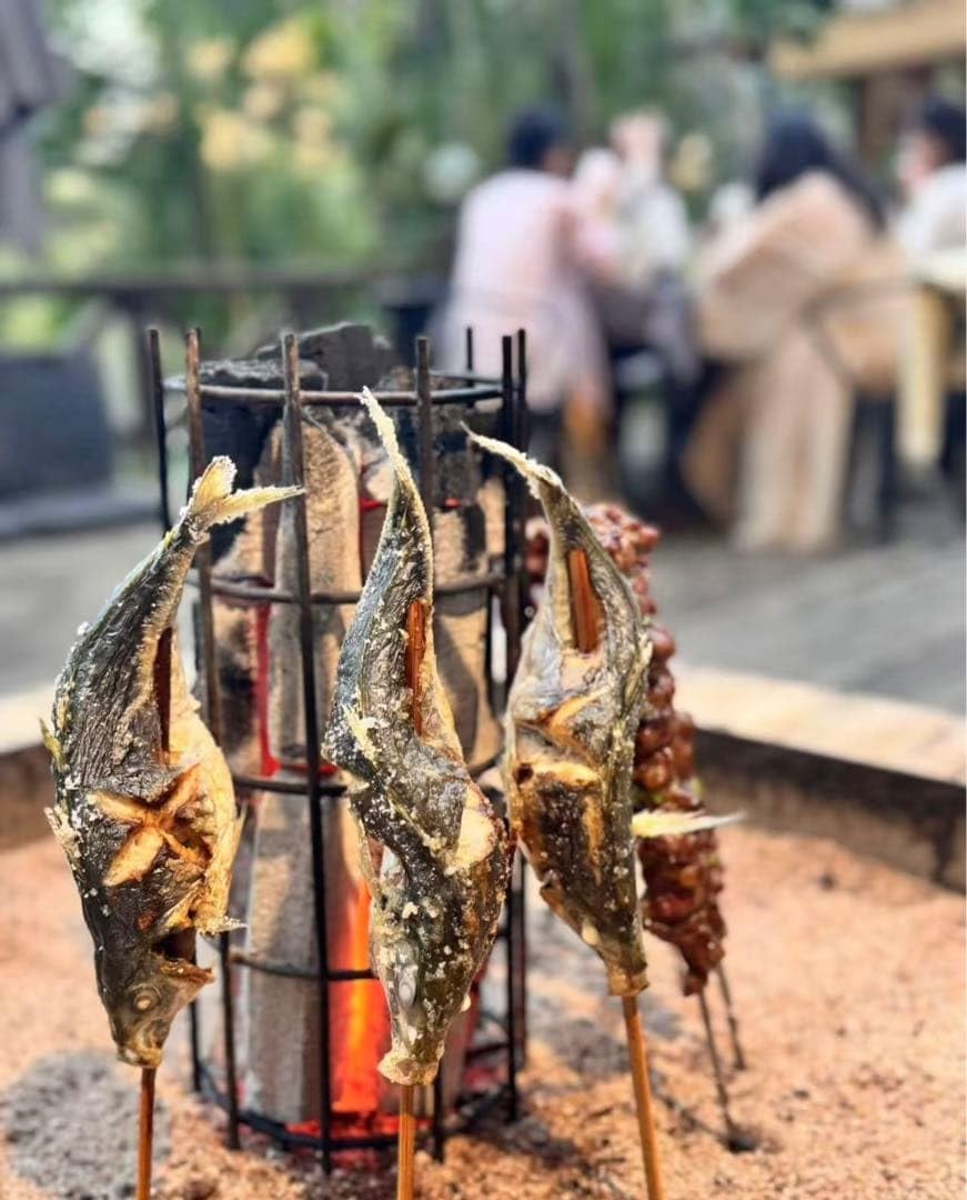 Amazon.co.jp: 原始焼きスタンド 炉端焼き 五徳 魚焼き 枠 囲炉裏 火鉢
