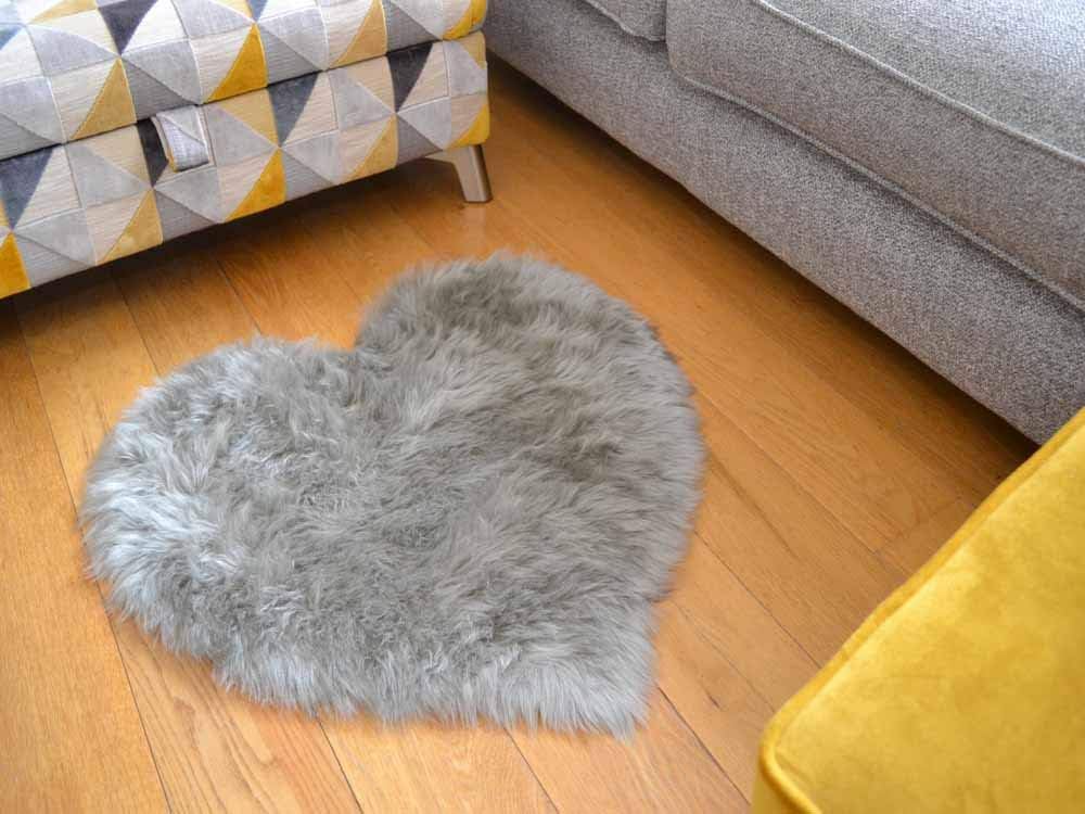 Sheepskin Silver Grey Faux Fur Style Rug (75cm x 75cm)
