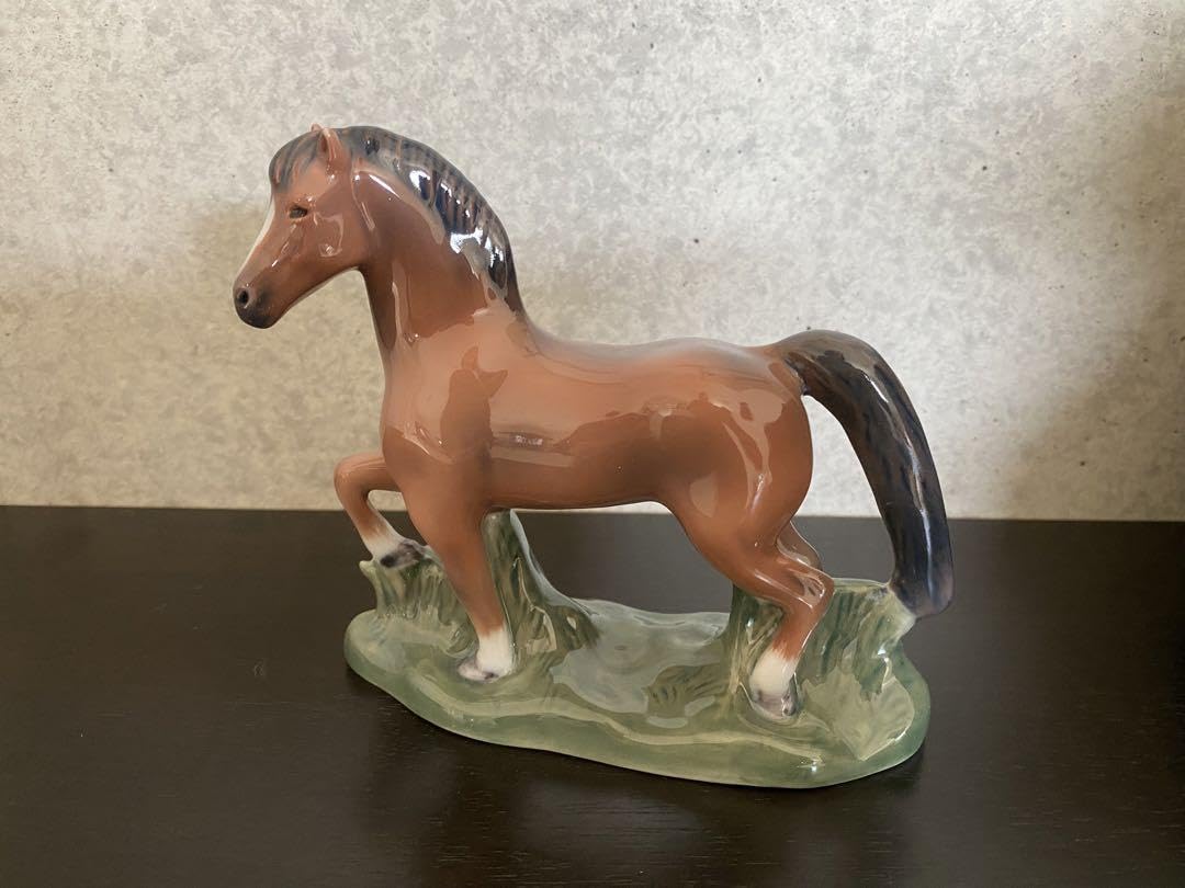 ロイヤルコペンハーゲン　  馬の親子　ストーンウェア Amazon.co.jp: ロイヤルコペンハーゲン馬 フィギュリン : ホーム