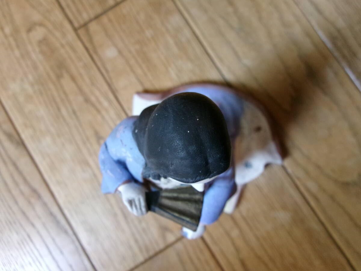陶器製 日本人形風 置物 扇子付き 陶器製 日本人形風 置物 扇子付き