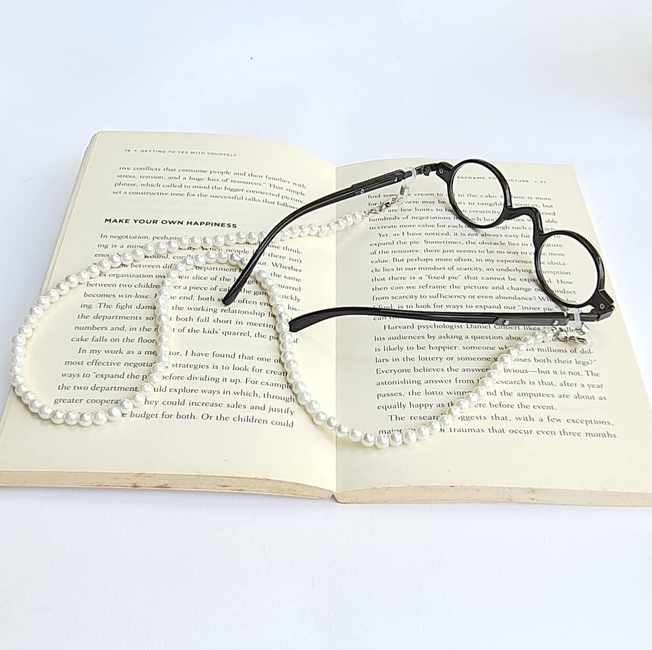 PATCHA Pearl Beaded Glasses Chain, Sunglasses Strap, Eye glass Holders Necklaces, Glasses Chain for Women. (Classic)