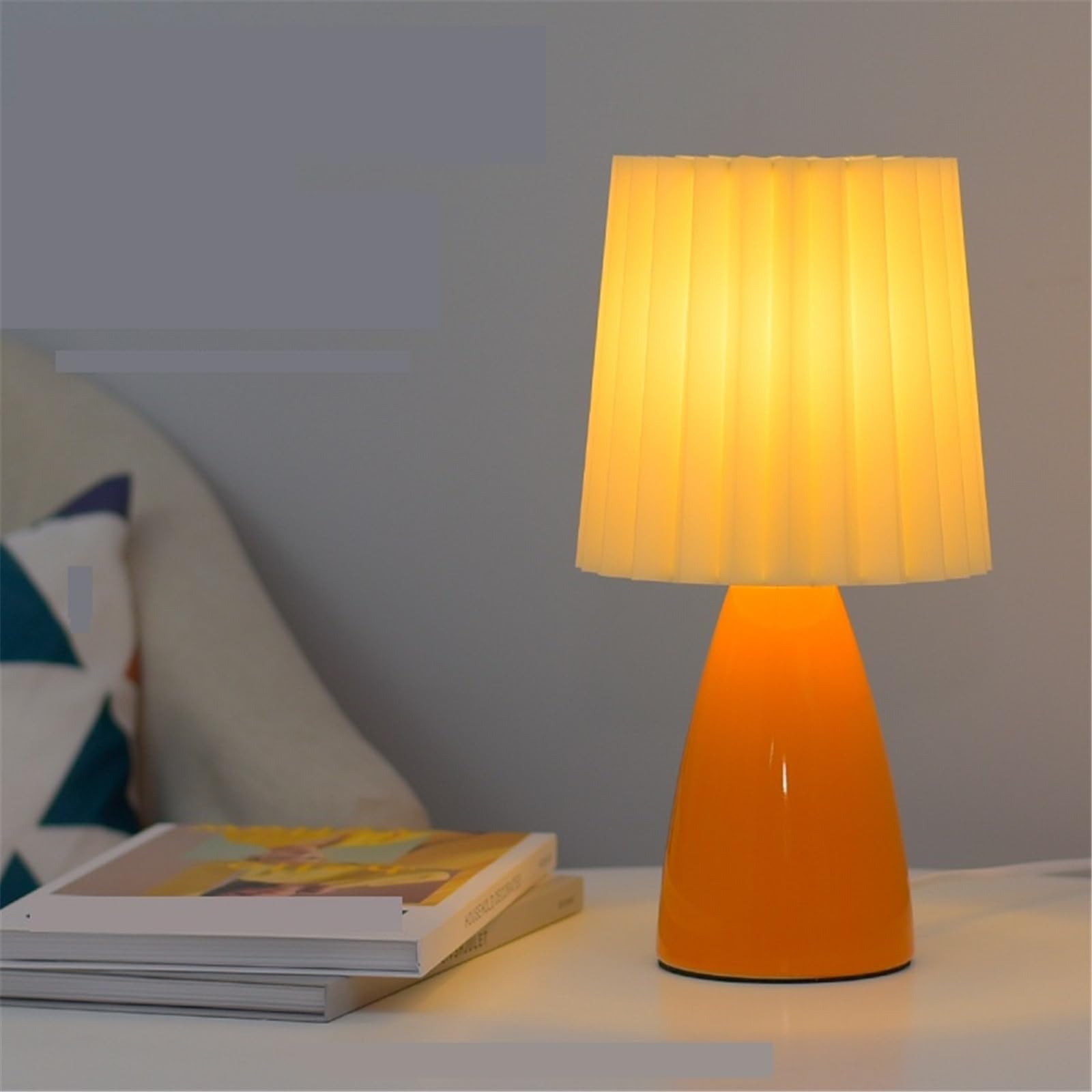 Affascinante Lampada da tavolo retrò plissettata in ceramica for camera da letto, studio, comodino Arredamento per la casa