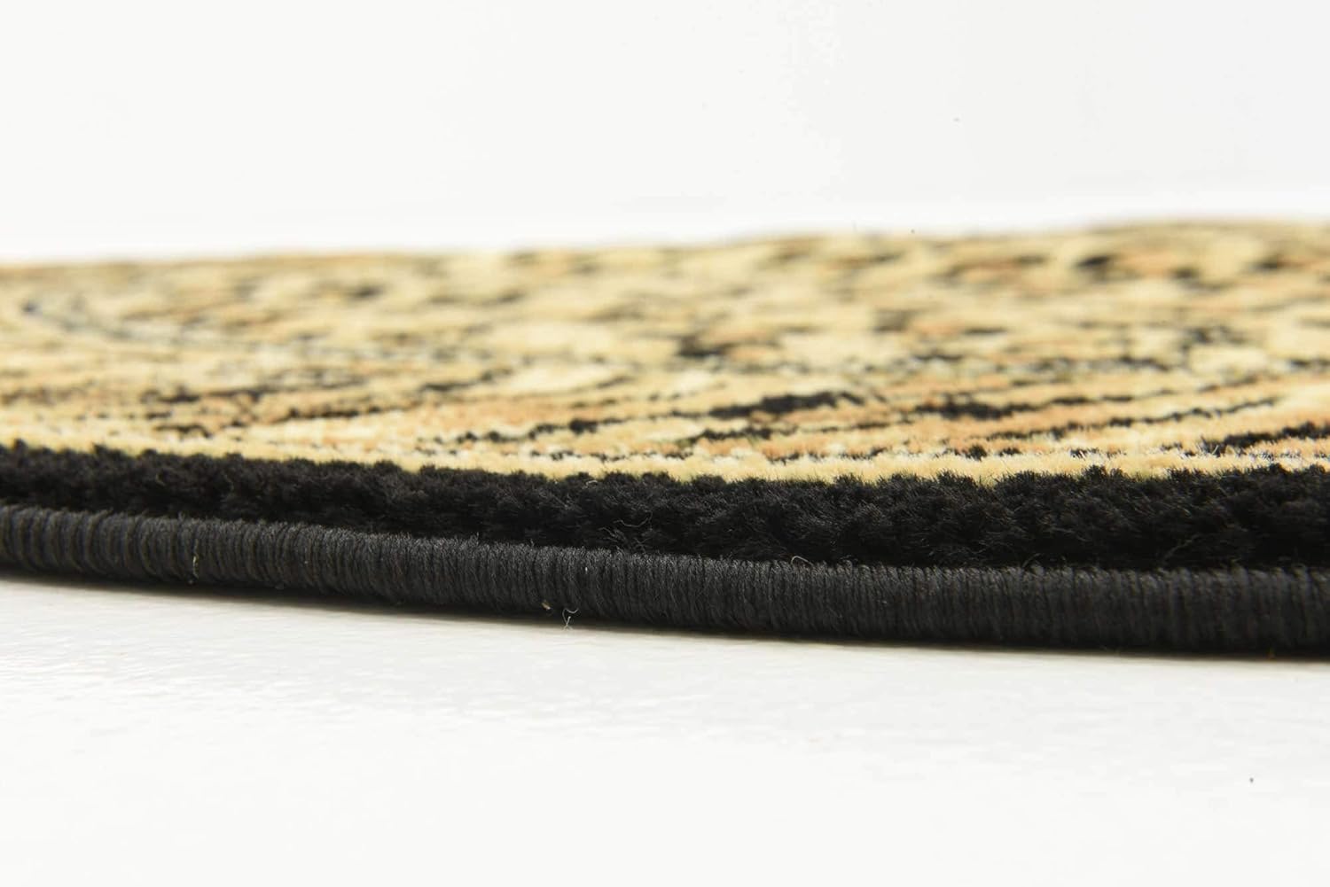 Unique Loom Wildlife Collection Animal Inspired with Cheetah Bordered Design Area Rug (4' 0 x 4' 0 Round, Ivory/Black)