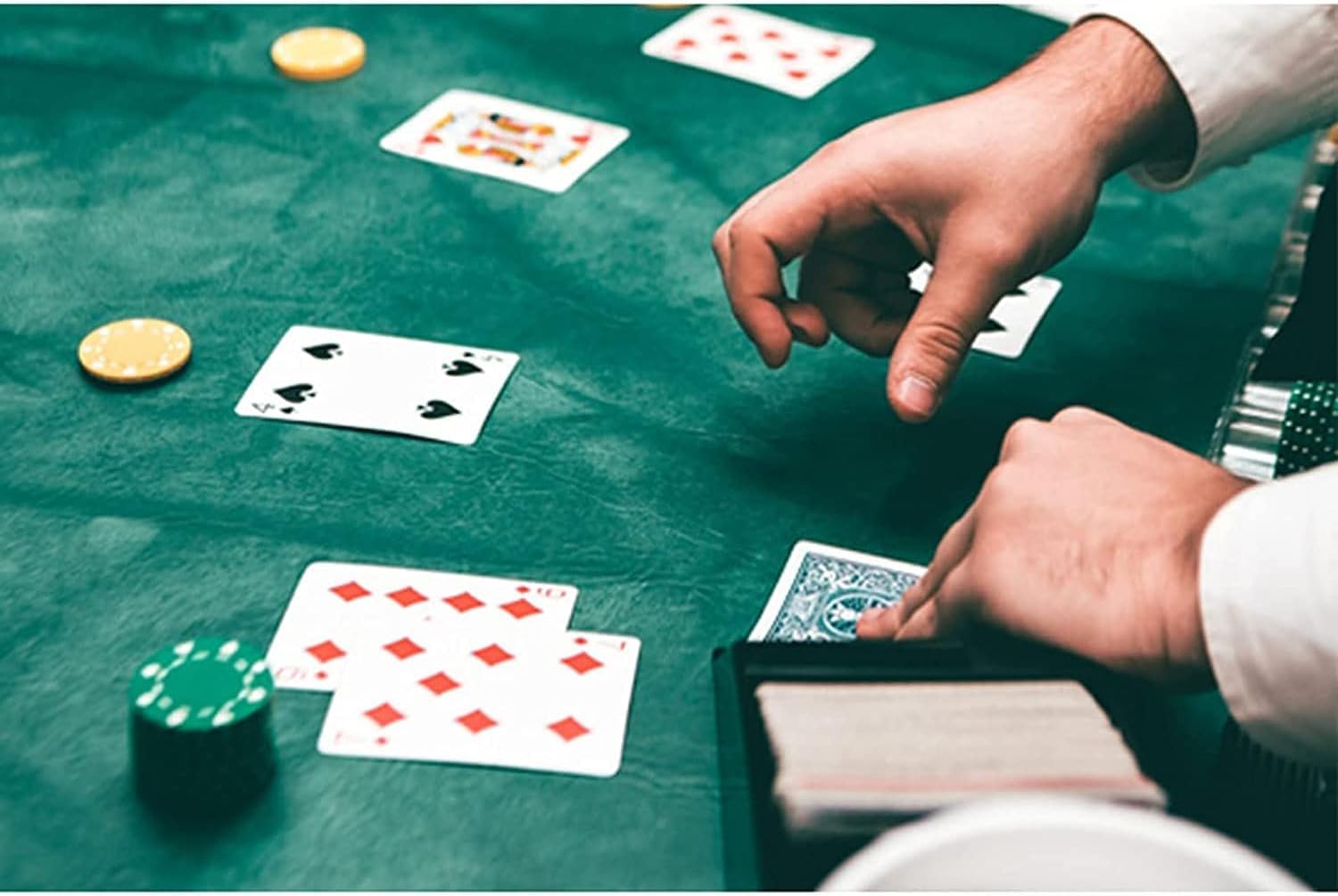 Pokermatte - Faltbare Tischmatte for Kartenspiele, tragbare runde Pokertischmatte, rutschfestes professionelles Texas Hold'em-Tischlayout, mit Faltbarer Tragetasche(Grün,120cm/47inch)