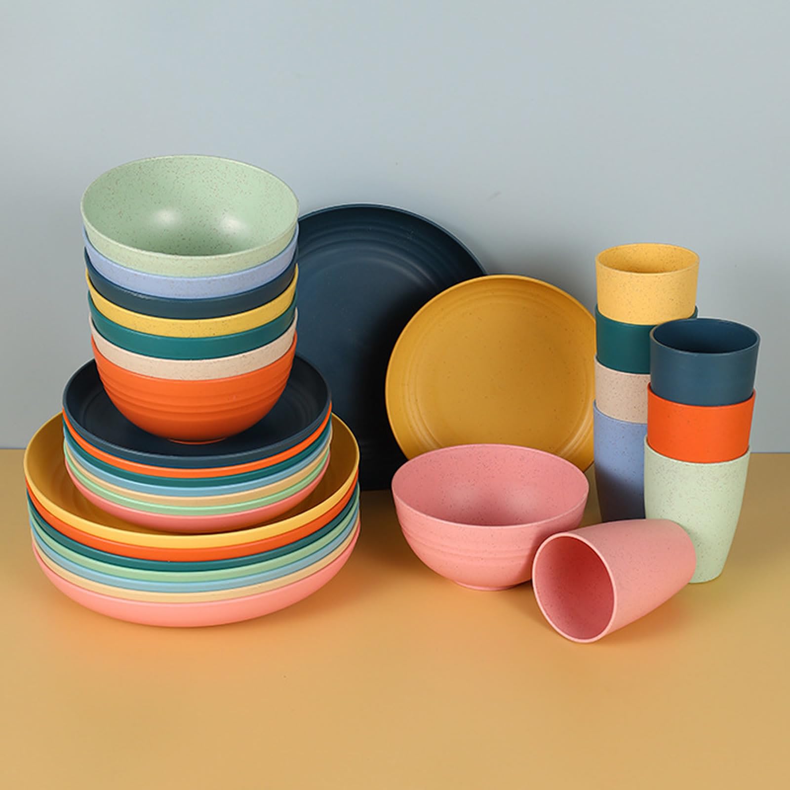 24 Pièces Ensemble de Vaisselle en Plastique Pour 6 Personnes Bols Assiettes et Gobelets Incassables Couverts de Pique Nique Réutilisables Passe au Micro Ondes et Au Lave Vaisselle (Beige)