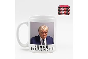 T Legend Never Surrender Trump Mug