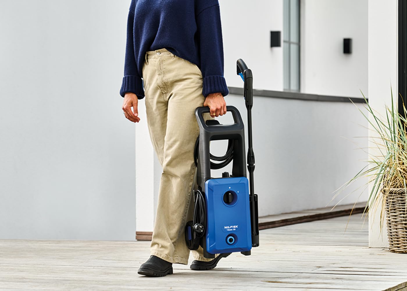 Nilfisk Classic 120 Bares - Hidrolimpiadora de Alta Presión Fácil de Usar - Limpiadora de Patios, Coches y Exteriores (1600 W)