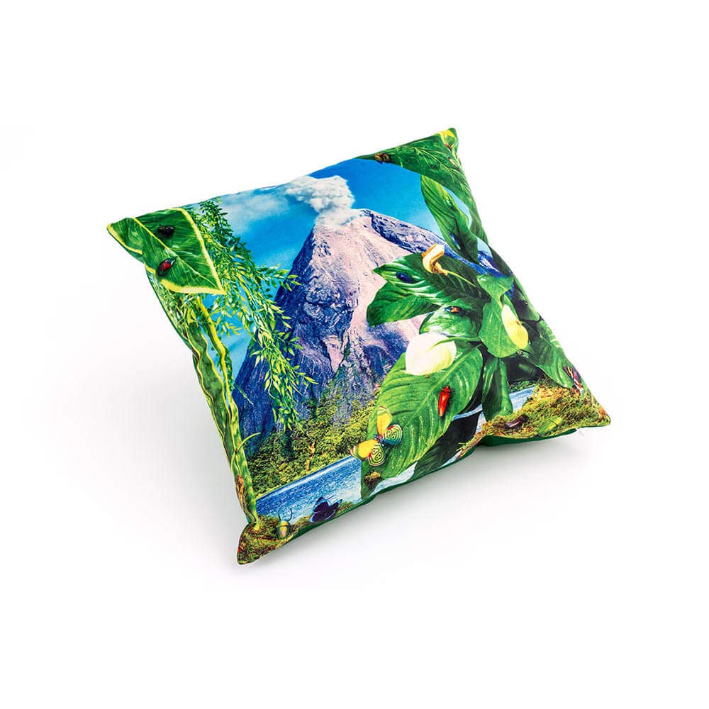 Amazon｜SELETTI TOILETPAPER クッション VOLCANO 50×50cm 枕 ユニーク