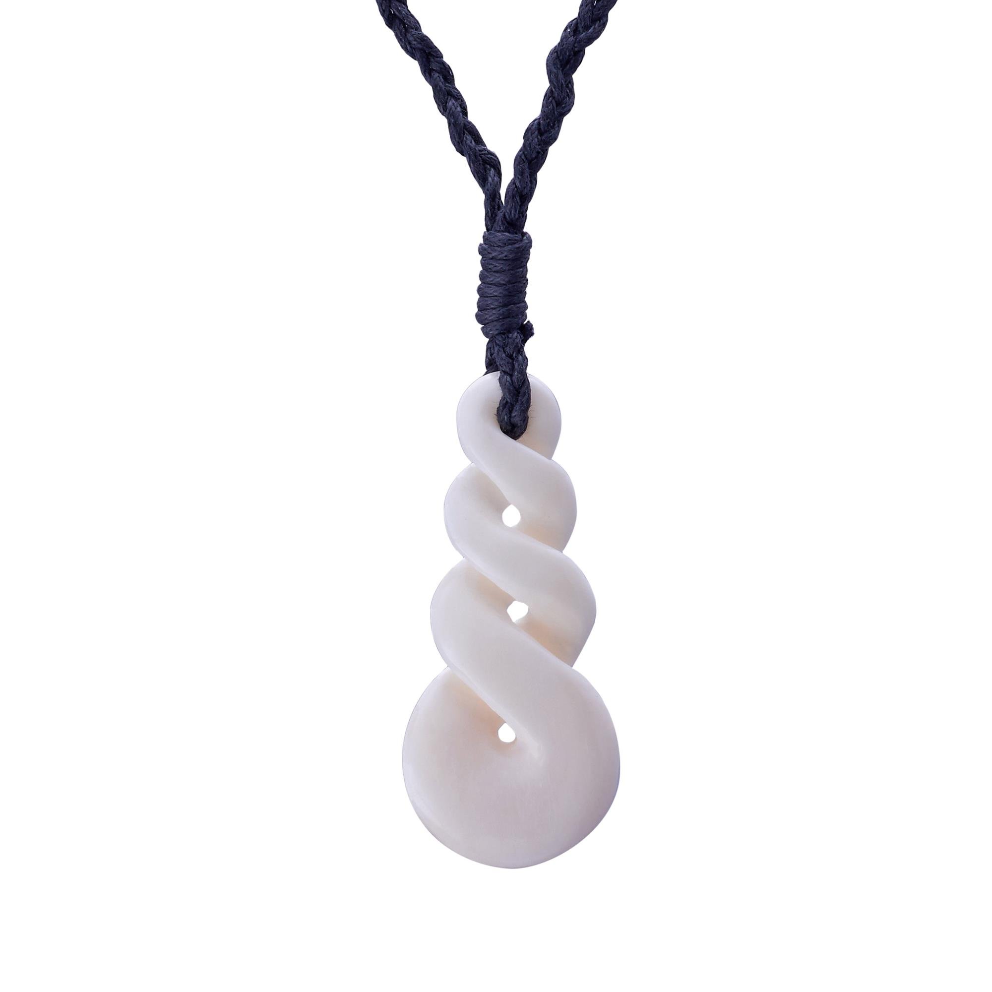 Pendentif Pikorua En Os Sculpté à Simple Torsion - Collier Tribal Maori Fait Main Pour Hommes & Femmes | Bijoux Naturels Style Surf