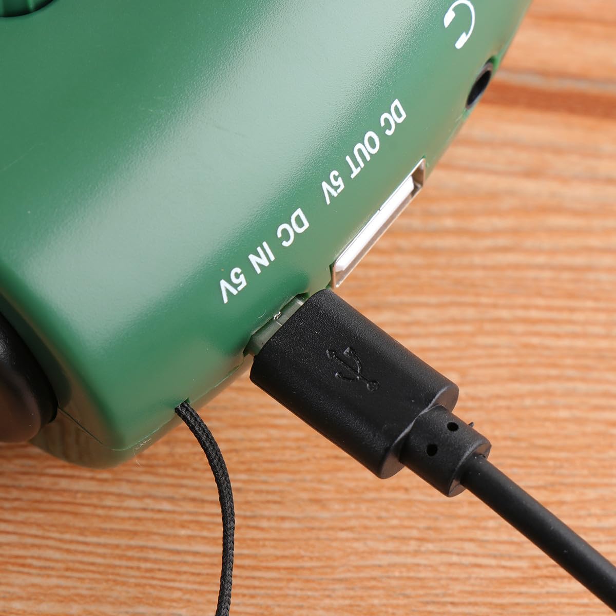 OSALADI Radio Solar con Manivela De Emergencia con Linterna Led Y Cargador De Teléfono Móvil