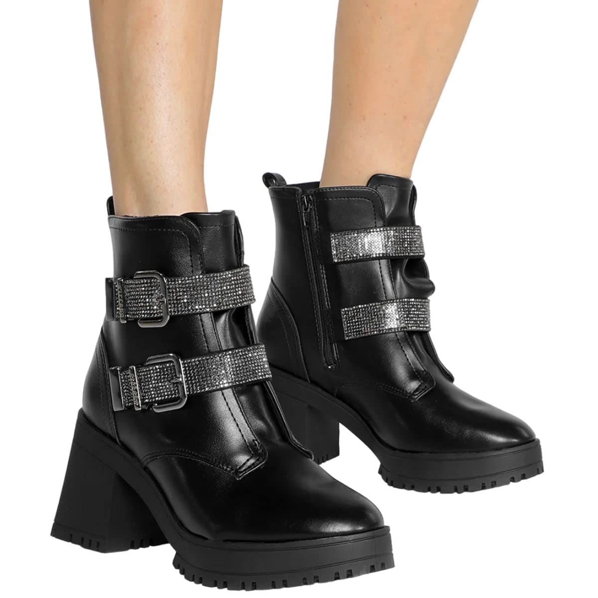 Bota Feminina Tratorada Vizzano 3091-103 em promoção! Veja a oferta e mais achadinhos de Botas 7 Hoje é o melhor dia para comprar Bota Feminina Tratorada Vizzano 3091-103 com aquele preço maroto! Promoção! Aproveite a oferta! 7