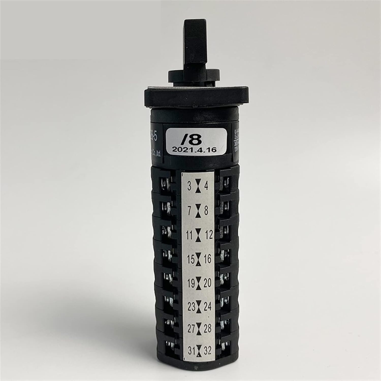 2 Position ON-ON 8 Poles 5A 690V Manual Transfer Selector LW26 LW28 LW39B YMW26-5/8 Changeover Cam Rotary Universal Switch 1Pcs