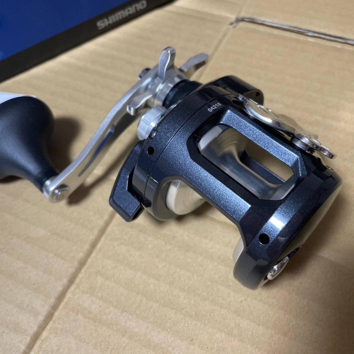 シマノ(SHIMANO) 20 トリウム 1500HG(右) 042187 一 番 安い