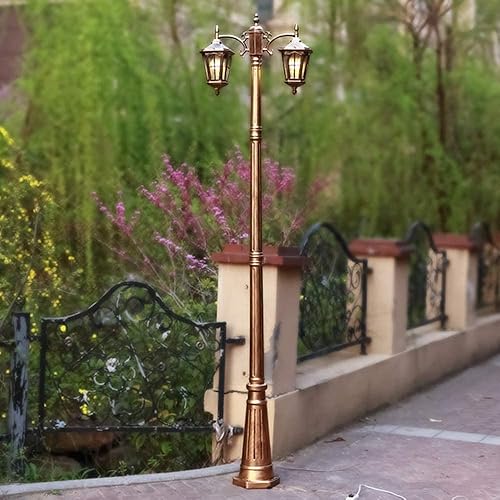 Farola Retro de Doble cabezal con clasificación de impermeabilidad IP65 para iluminación de patios y jardines.