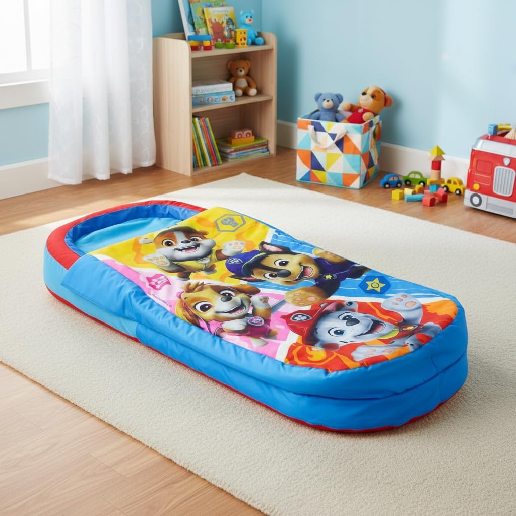 Pat' Patrouille ReadyBed Lit d'Appoint Enfant Gonflable 2-en-1 avec Couette Intégrée, Matelas Camping, Soirée Pyjama, Pompe et Sac de Transport Inclus, Lavable en Machine, 130x61x23 cm