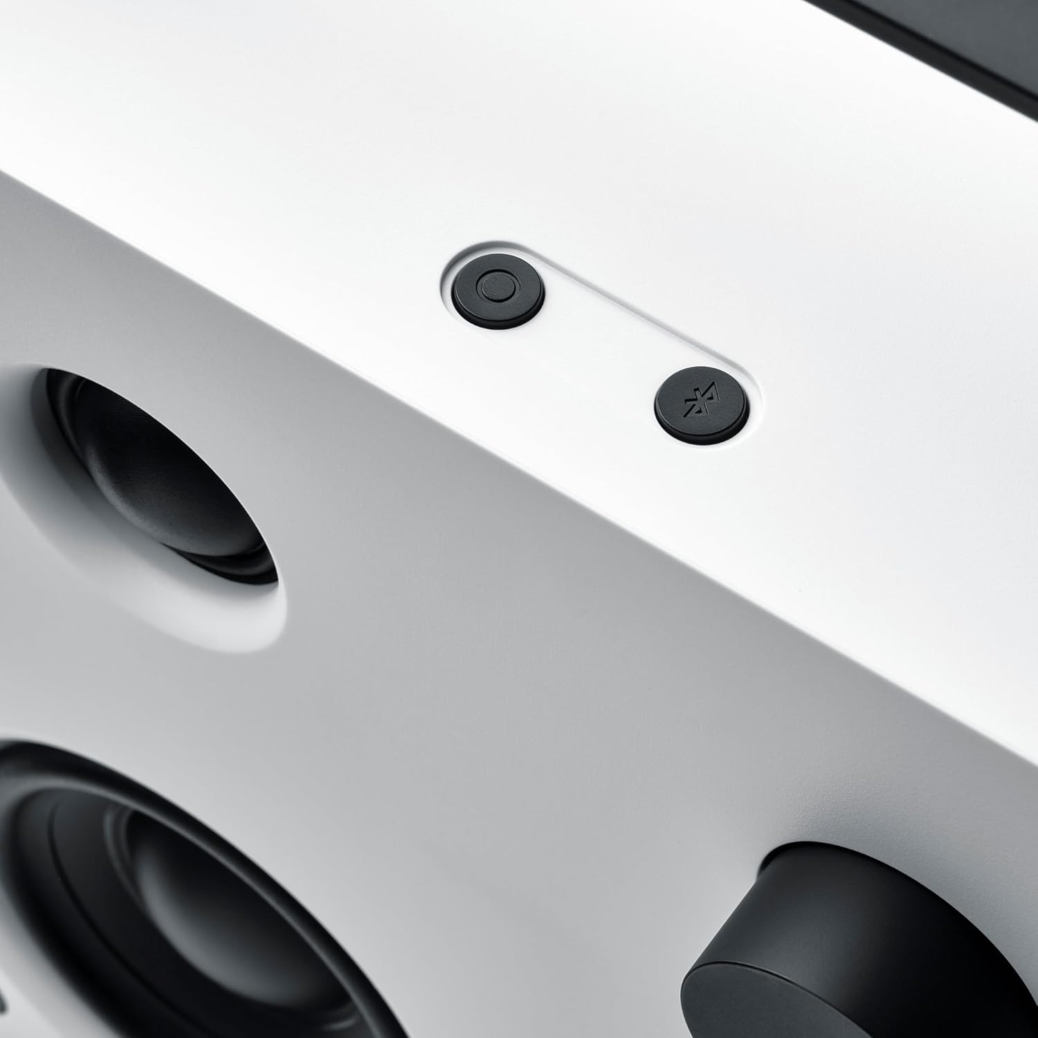 Close-up of VAPPEBY Gen 3 speaker controls