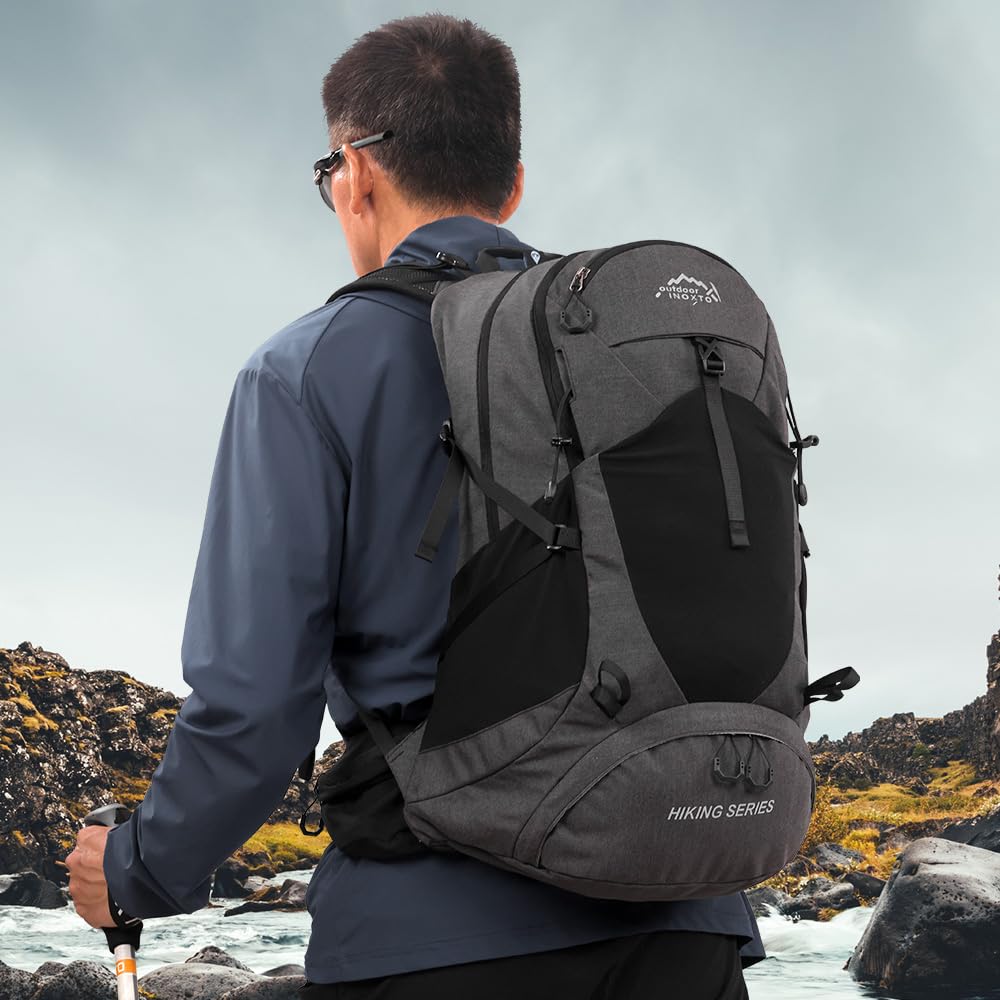 INOXTO Sac à dos de randonnée 25 L avec sac à eau 3 L, sac à dos de randonnée léger avec housse de pluie pour alpinisme, randonnée, camping, sports de plein air pour homme et femme (Noir gris)