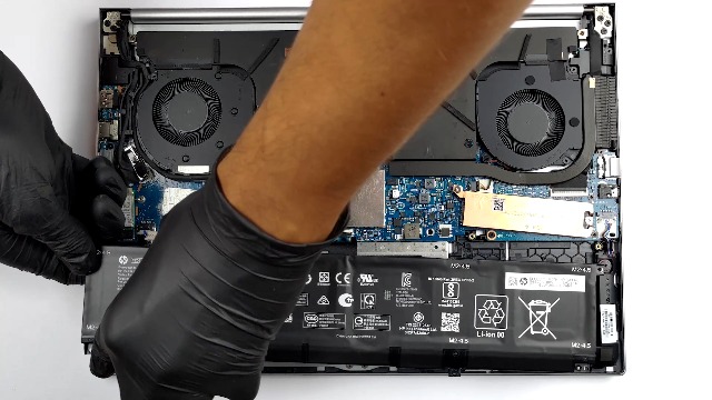 Watch HP Envy 16 ﹙16-h0000﹚ - disassembly, upgrade options on