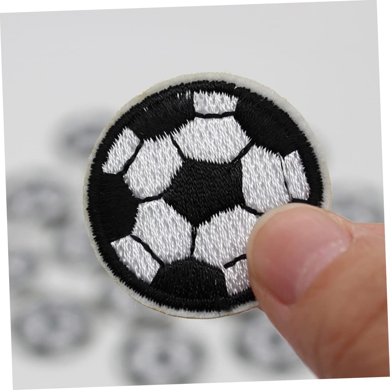 NUOBESTY Toppe Da Cucire A Forma Di Pallone Da Calcio Set Di 10 Toppe Ricamate Per Jeans Giacche Borse E Artigianato