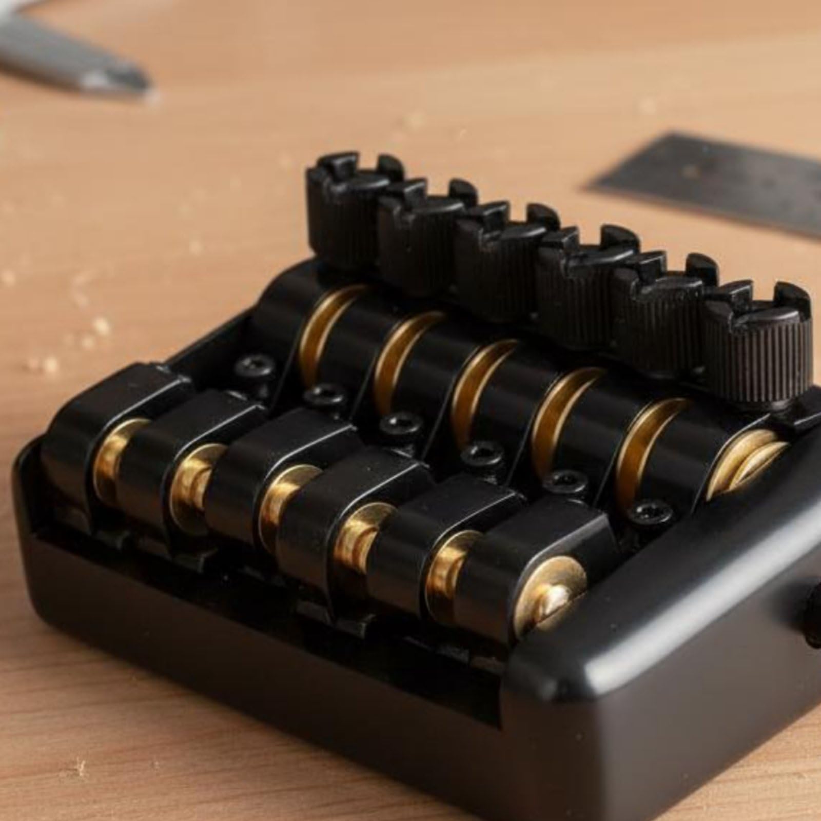 Ponte Fisso per Chitarra Elettrica Ponte Cordiera Tailpiece Design Compatto Senza Corde per Chitarre Elettriche Senza Corde Sellette Separate con