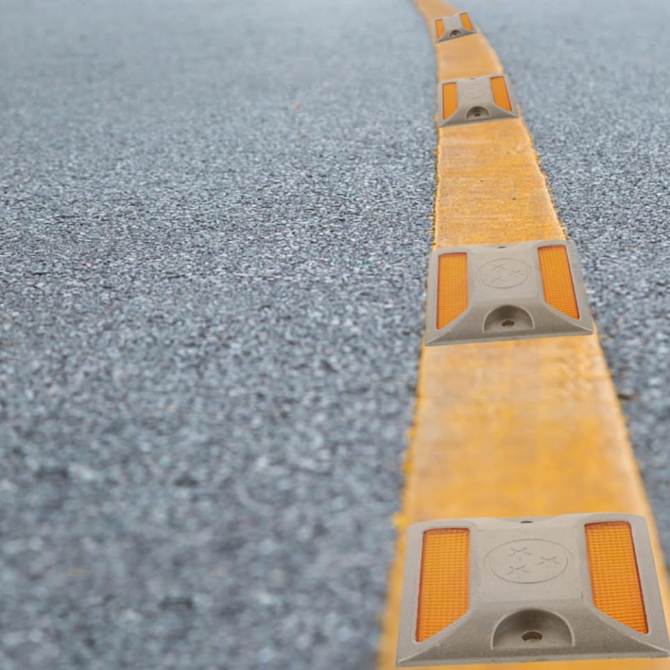 Ciieeo Tacchetti Riflettenti Stradali 4 Pezzi 3.66X3.66X2.17In Segnaletica Di Sicurezza Notturna Per Delimitazione Strade E Prevenzione Incidenti Esterna Resistente