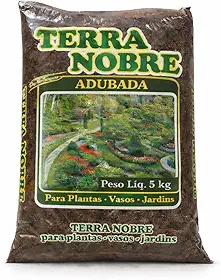 Terra Nobre Terra Vegetal Adubada 5kg Pronta para Uso Solo Rico em Matéria Orgânica para Vasos Jardins e Hortas