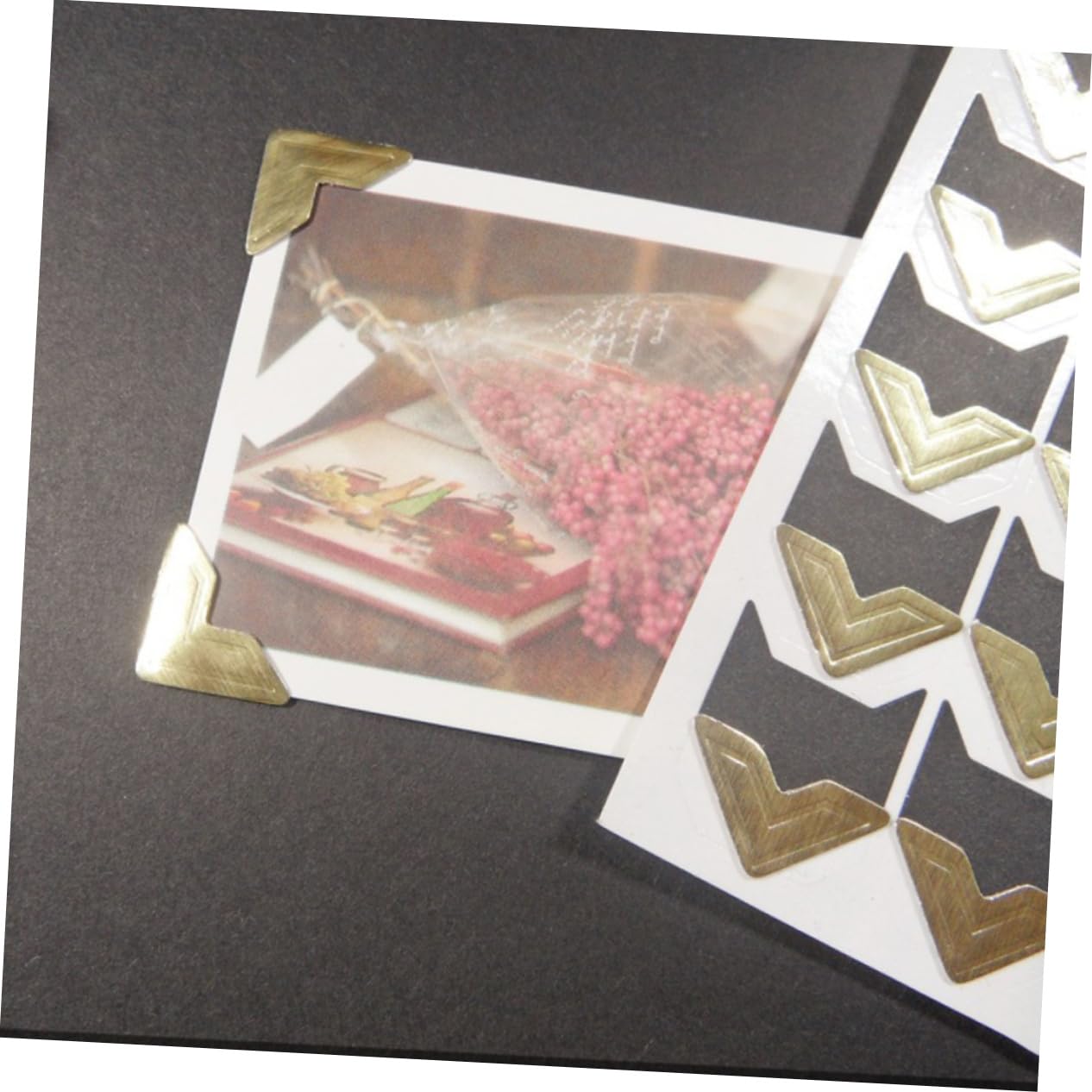 PHENOFICE DIY Scrapbooking Sticker 15 Sheets Kraft Photo Corner Stickers 24 Pcs/Sheet Self-Adhesive Album Stickers Corner Stickers for Frame Decoration Golden
