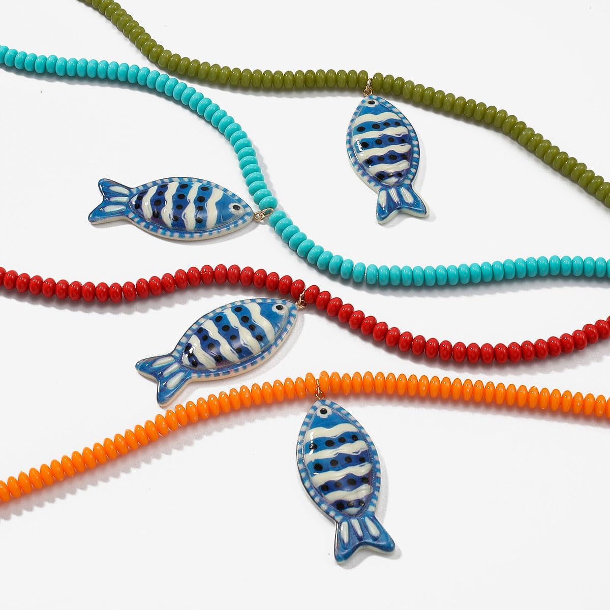 Colorful Beaded Fish Necklace for Women Boho Long Resin Beaded Necklaces Chunky Acrylic Fish Pendant Necklace Handmade Beads Charm Jewelry