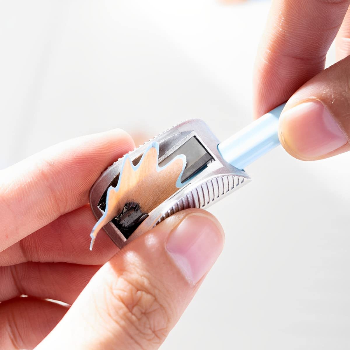 Amazon.co.jp: ミニ鉛筆削り 亜鉛合金素材 シャープ 耐久性 安全