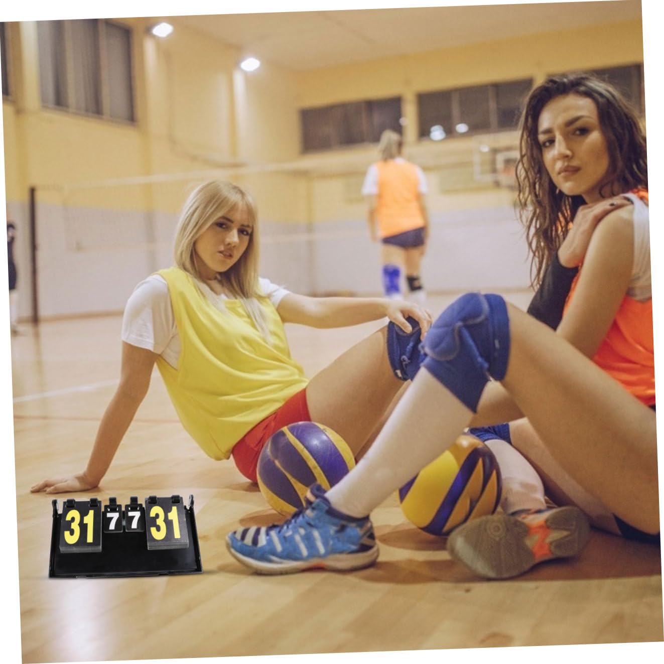 TOYANDONA Segnapunti da Tavolo a 4 Cifre Nero per Sport e Badminton | Plastica e Cartone, Lettura Chiara e Intuitiva, Uso Semplice, Pulizia Rapida e Riutilizzabile