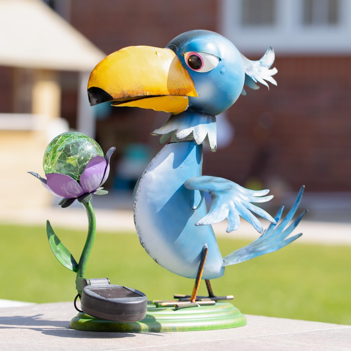 GardenKraft Metal Animal Lights/Solar Powered LEDs/Weatherproof Statues/Garden Decorations/Patio Ornaments (Toucan)