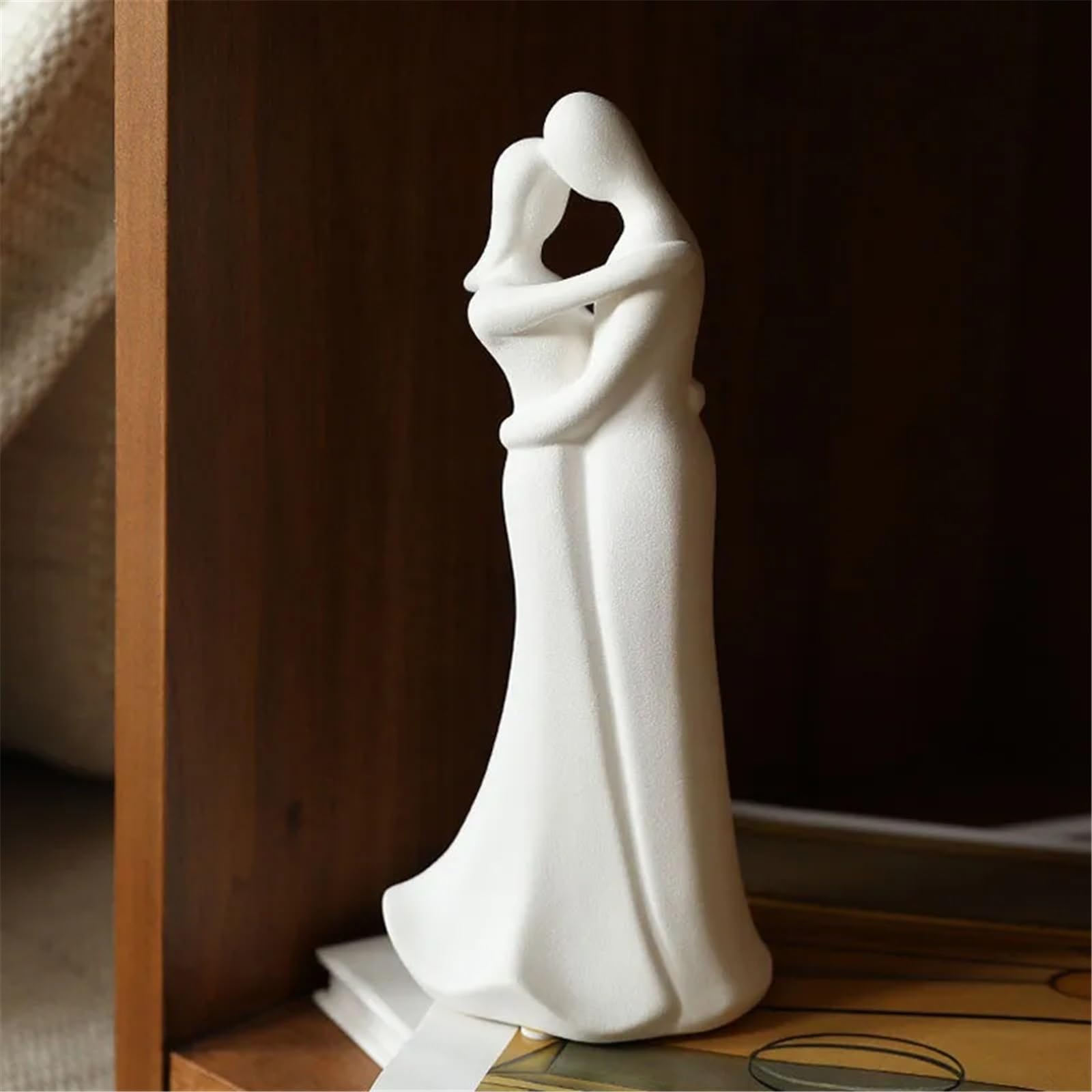 Coppia di sculture in Ceramica, Statue Moderne, sculture romantiche Moderne, Decorazioni per la casa, Statuette, Decorazioni per Matrimoni, Regali per Il Soggiorno, anniversari, proposte di