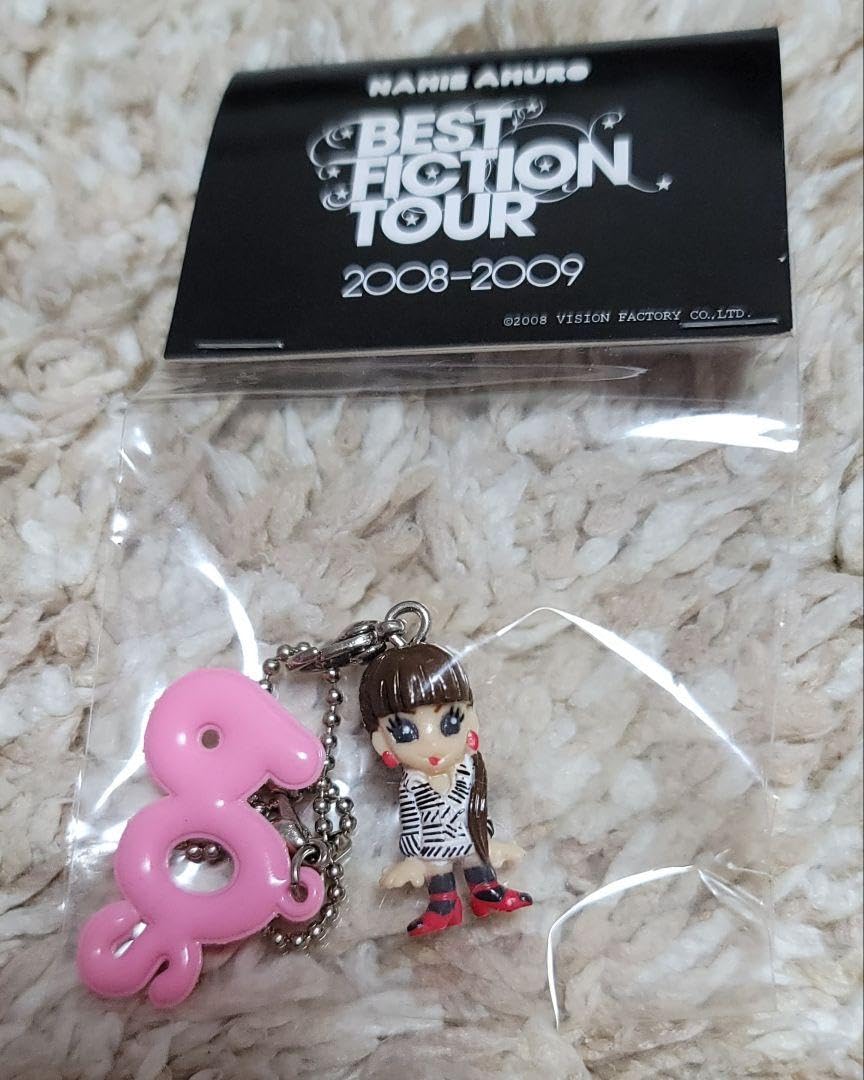 Amazon.co.jp: 安室奈美恵 60S フィギュアストラップ : おもちゃ