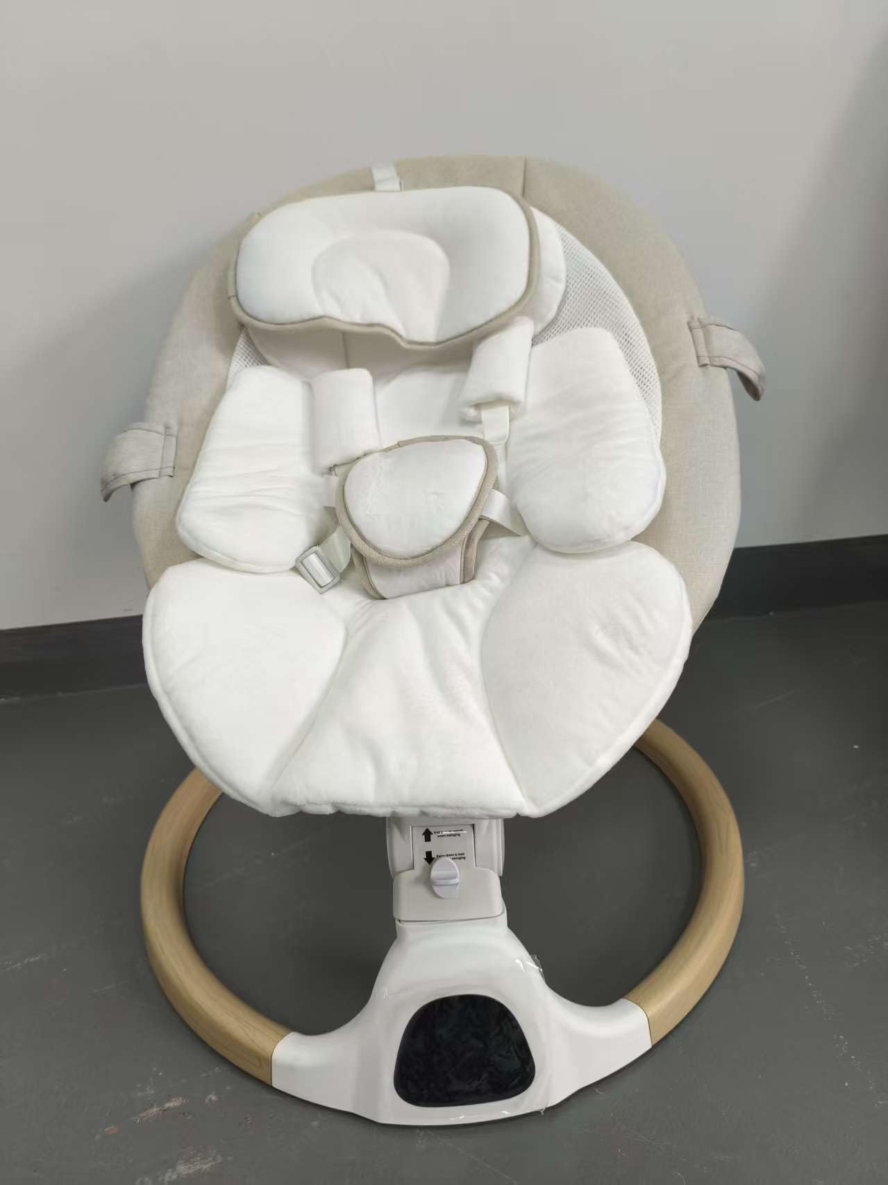 Silla mecedora eléctrica para bebé desde el nacimiento, 0-6 meses (beige)