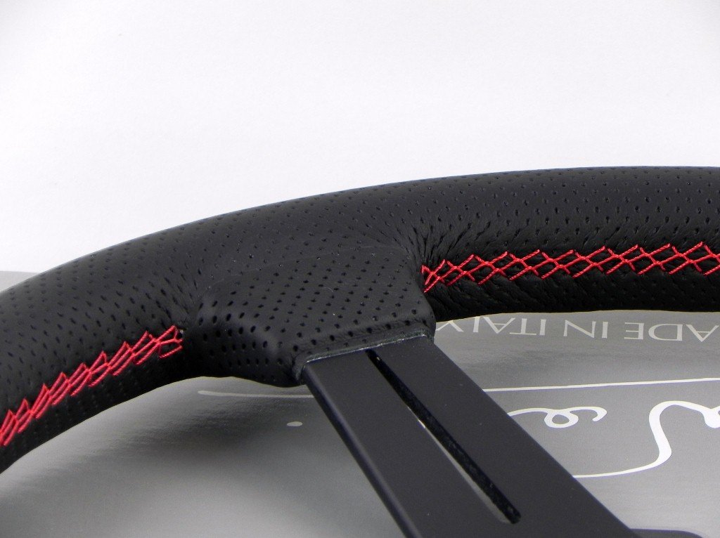 Volante Nardi Classic De 330 Mm En Cuero Negro Perforado Con Costuras Rojas Y Radios Negros – Fabricado En Italia, Incluye Botón De Bocina Classic