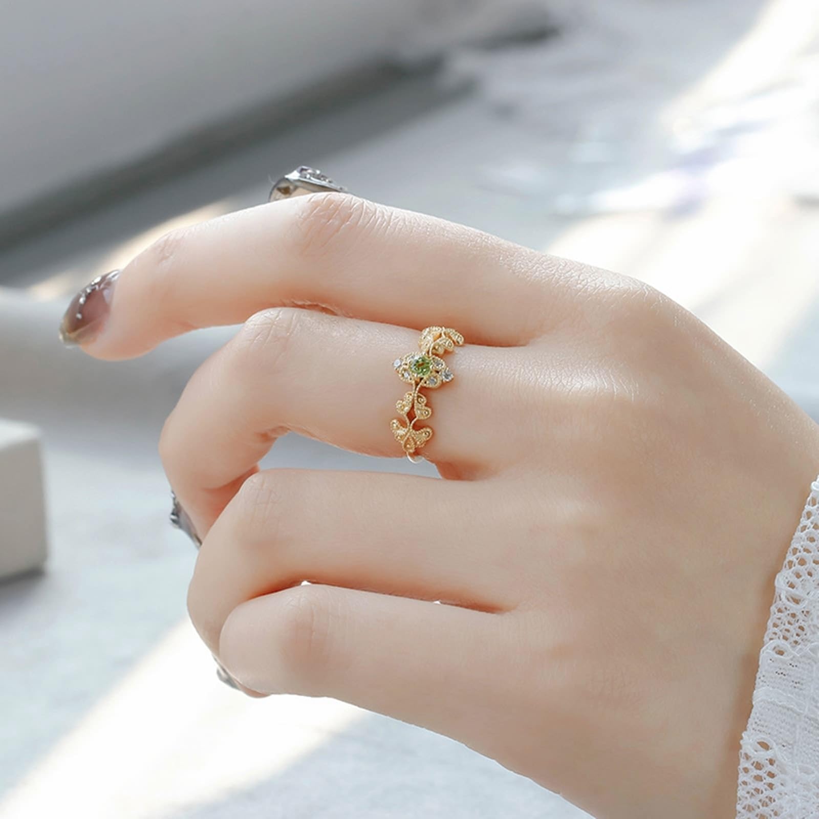Par de anillos de oro 9 K/14 K/18 K con verde peridoto, flores en forma de vid