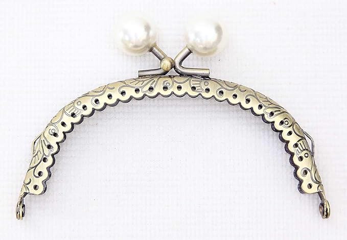 Amazon 1344 白 がま口 口金 10 5ｃｍ パール風あめ玉 16ｍｍ くし型 アンティークゴールド 縫い付けタイプ 手芸 金具 パーツ ハンドメイド カラー番号 白 がま口口金 通販