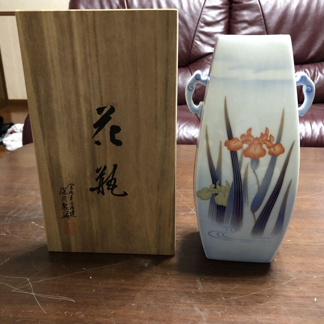 Amazon｜宮内庁御用達深川製磁花瓶1点物｜花立・華瓶 オンライン通販