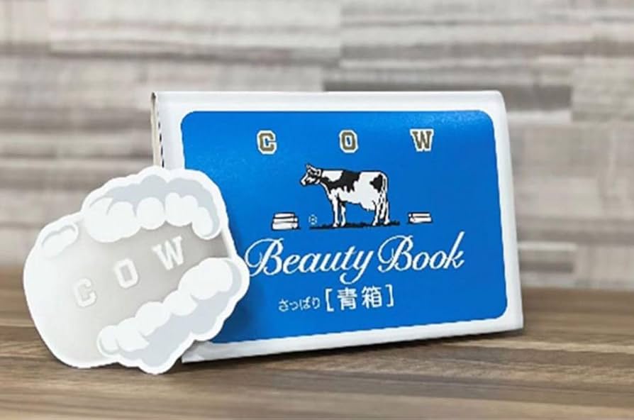 Amazon.co.jp: 限定 牛乳石鹸ブックカバー しおり 赤箱 青箱