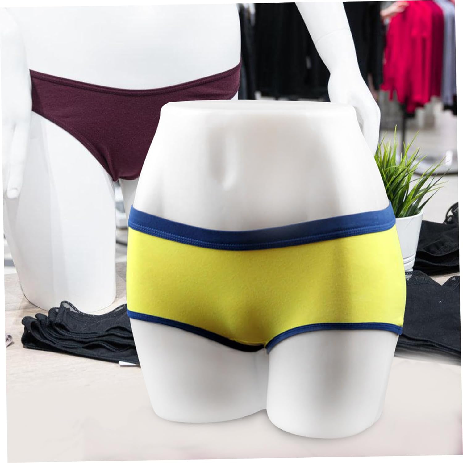 Female HIPS Mannequin Display Stand for Underwear Lower Half Body Prop Realistic Female Hip Form for Retail Showcasing for Lingerie and Clothing Displays