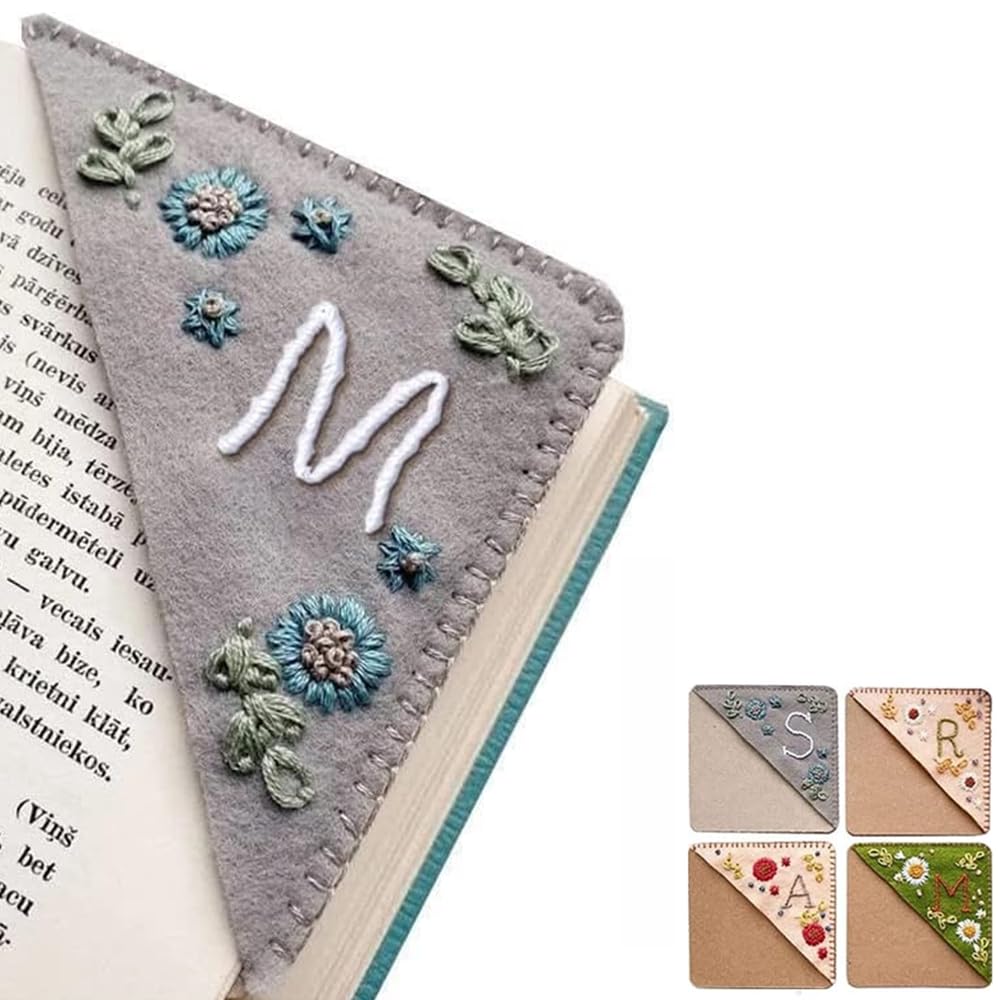 Personalisiertes, handbesticktes Eck-Lesezeichen, 26 Buchstaben, Filz, Dreieck, Eckseite, Lesezeichen, handgefertigt, genäht, niedliche Blume, bedeutungsvolles Geschenk (M, Winter)