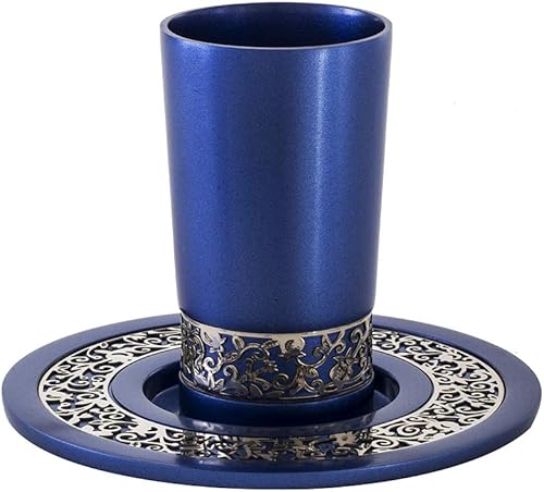 Copas de vino decorado de aluminio anodizado con encaje diseñado por el artista Yair Emanuel