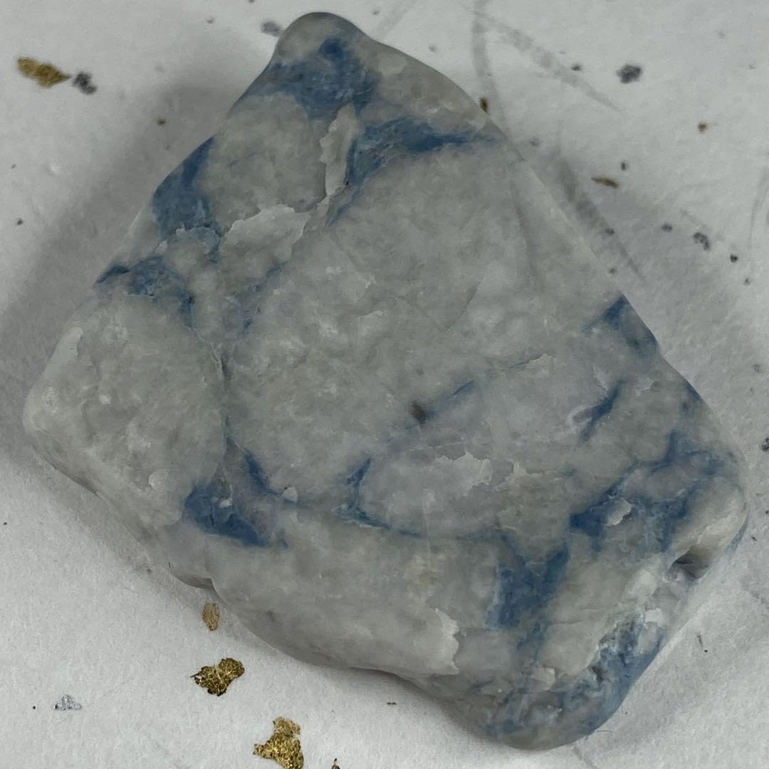 Amazon.co.jp: 糸魚川翡翠 青翡翠 原石 横川産 14g : おもちゃ 