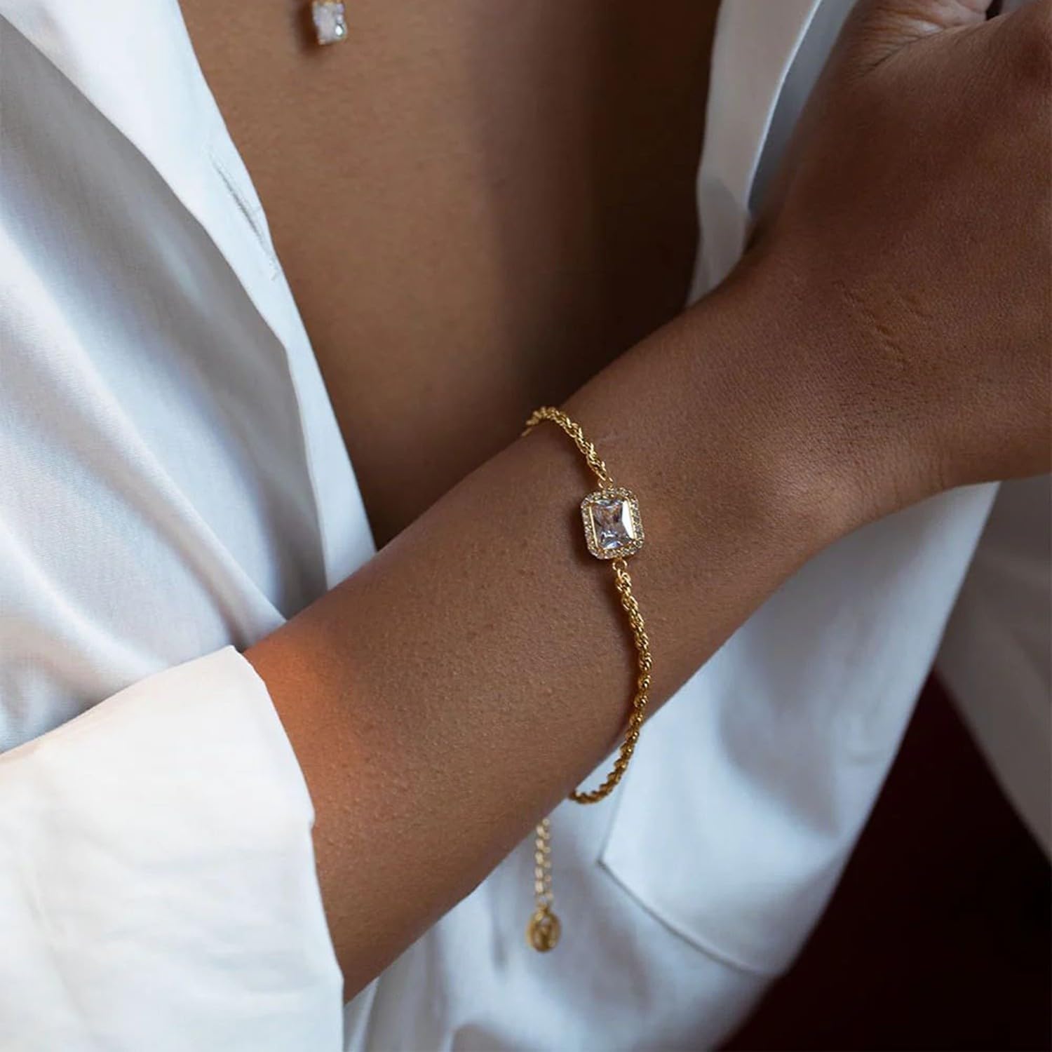 PAUL VALENTINE - Damen Armband Edelstahl - Vergoldet/Golden - mit Zirkonia Stein - Quadrat Viereck Anhänger - PV-B0002