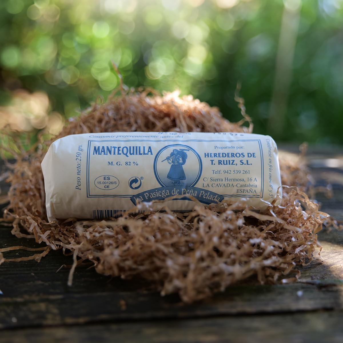 LA PASIEGA DE PEÑA PELADA Mantequilla Artesanal, PACK DE 3 Rulos de 250 gr (aprox) en Papel Sulfurizado, 82% Materia Grasa, Sabor Tradicional y Natural - Origen Cantabria — view 3