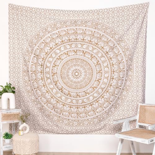 Significato culturale - I disegni mandala sono radicati in varie culture e simboleggiano l'unità, l'armonia ed equilibrio, rendendo questo arazzo una scelta di arredamento significativa e spiritualmente ispirata.