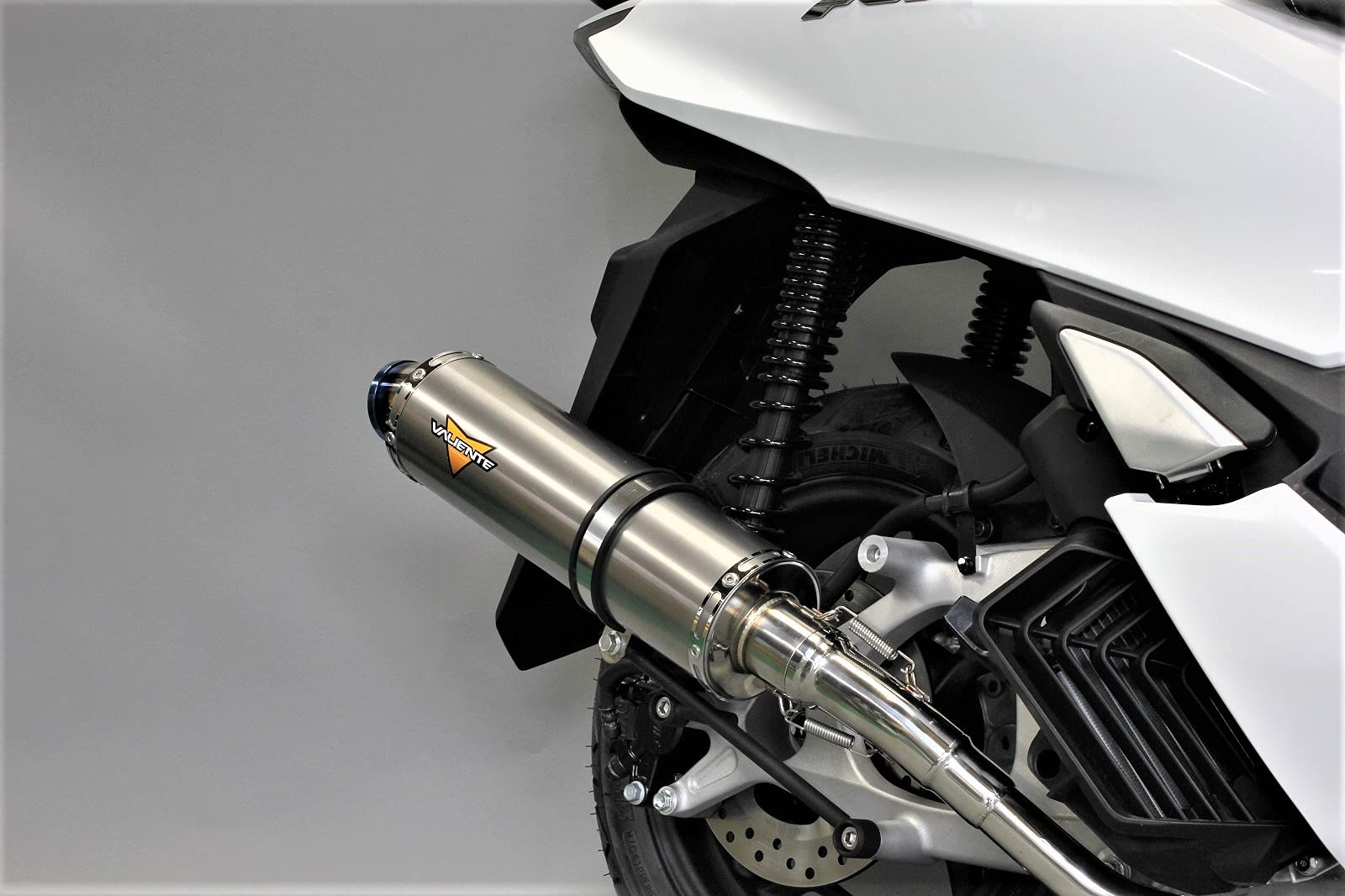 PCX125 2BJ-JK05 8BJ-JK05 22Racing Tiマフラー Amazon | PCX125