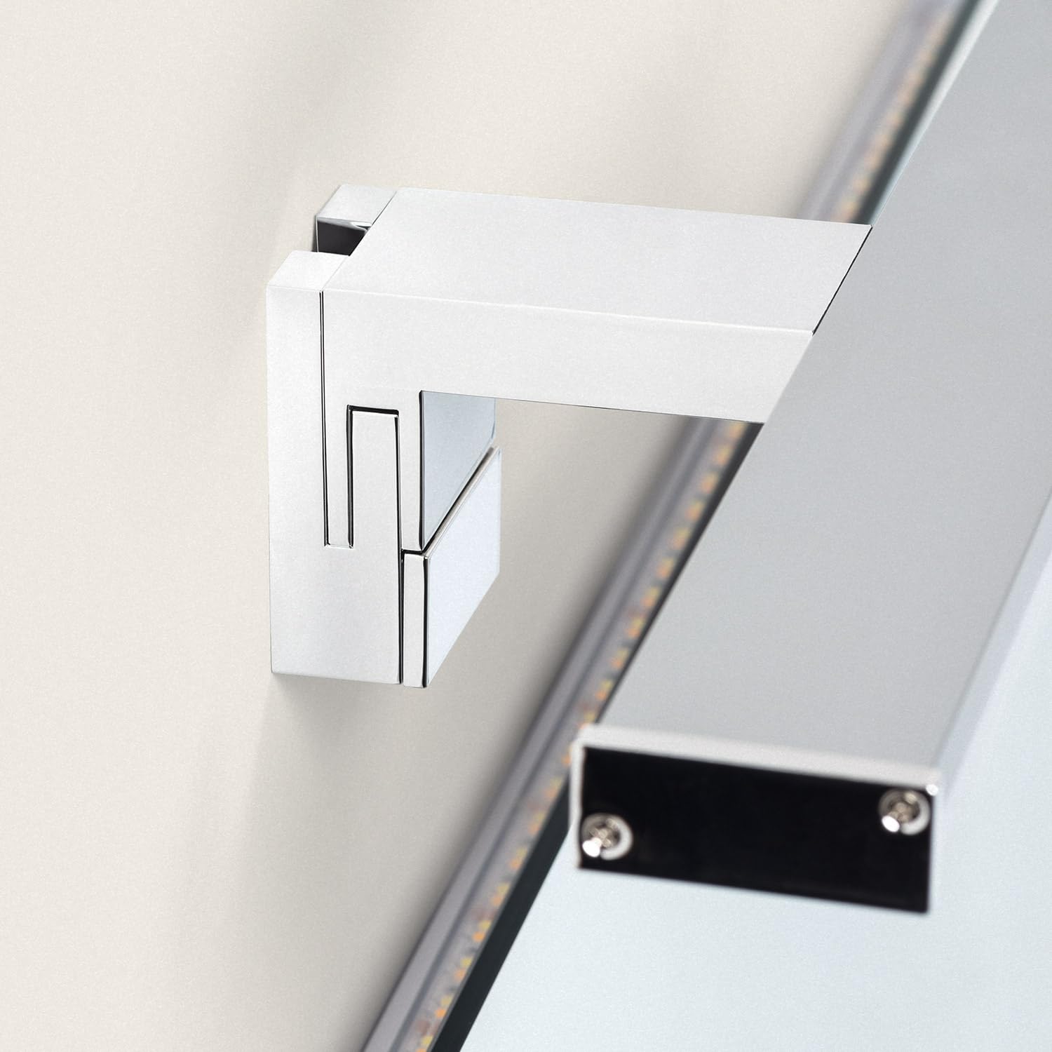 LEDKIA LIGHTING Aplique Espejo Baño 6W Plata Kendari 2700K Blanco Cálido