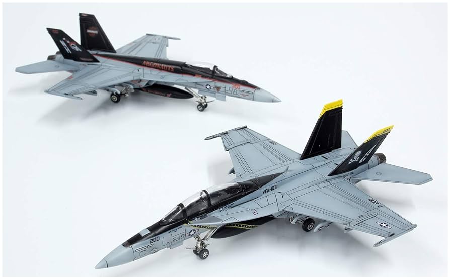 1/144 F/A-18A & 1/144 OP-3C （完成品） 61yTGojdCZL._UF894,1000_QL80_.jpg