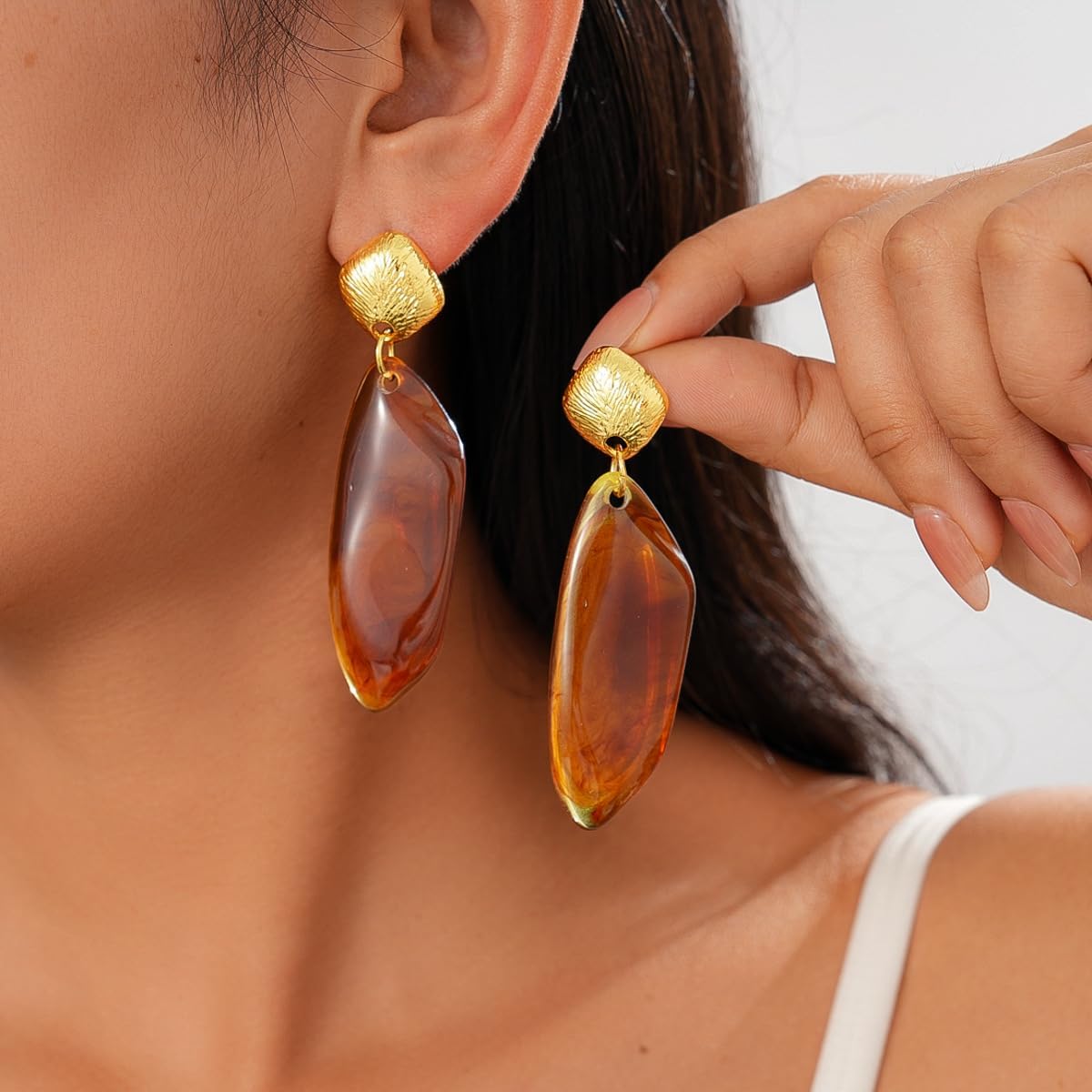 Acrylic Drop Earrings for Women Gold Resin Drop Dangle Round Acrylic Geometric Statement Earrings Beach Party Jewelry - Image 2